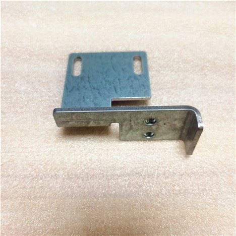 Räätälöity hyllykanta